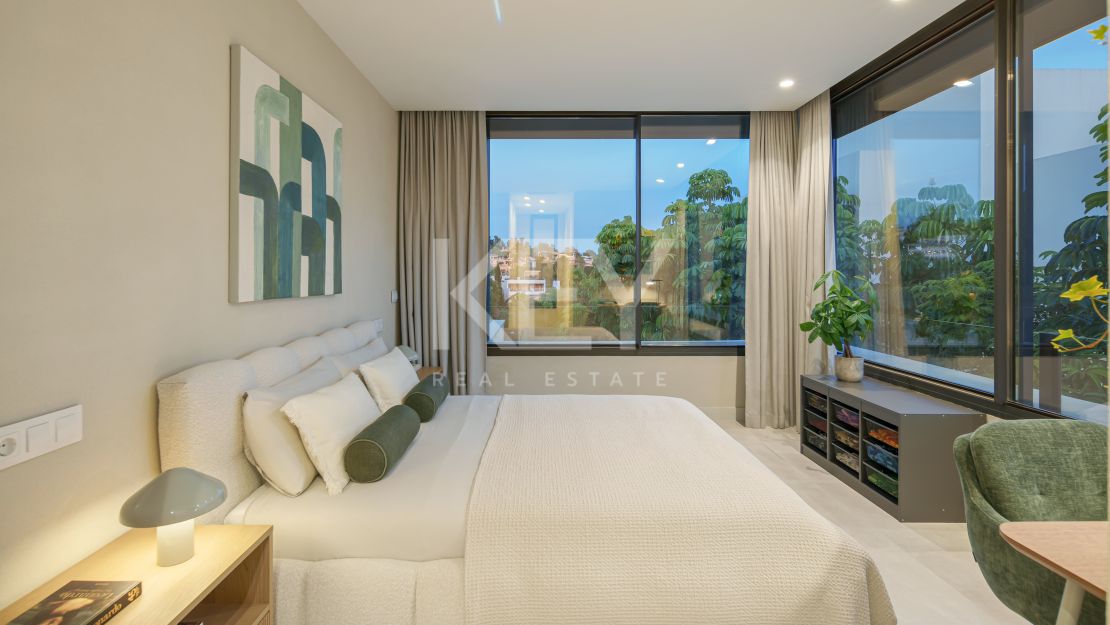 Contemporary Luxury Villa for Sale in El Campanario, Estepona