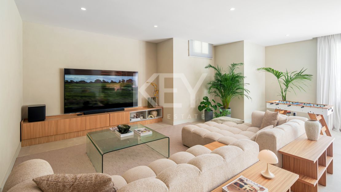 Contemporary Luxury Villa for Sale in El Campanario, Estepona