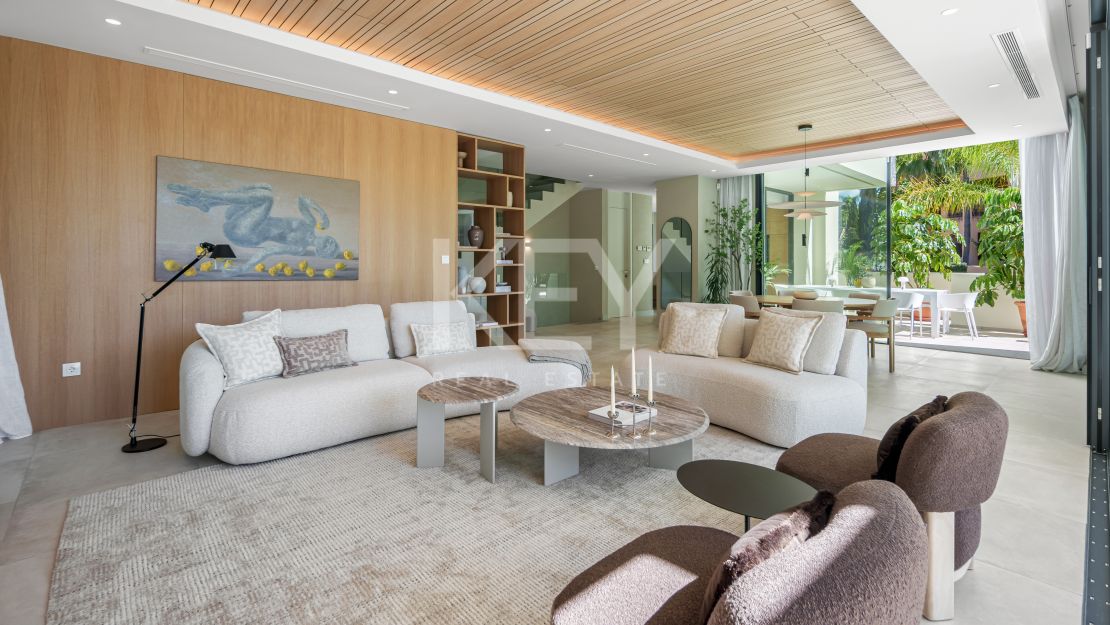 Contemporary Luxury Villa for Sale in El Campanario, Estepona