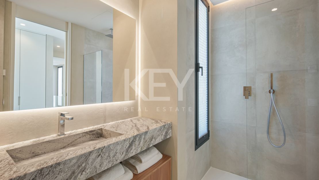 Contemporary Luxury Villa for Sale in El Campanario, Estepona