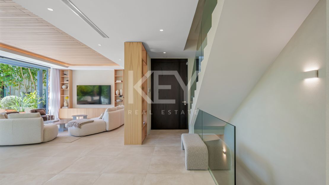 Contemporary Luxury Villa for Sale in El Campanario, Estepona