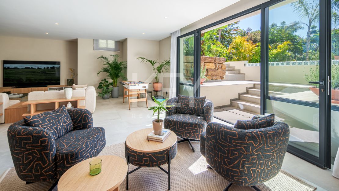 Contemporary Luxury Villa for Sale in El Campanario, Estepona