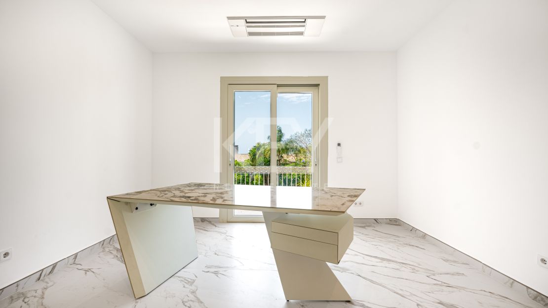 Classical Elegant Beachside Villa for Sale in Los Monteros, Marbella East