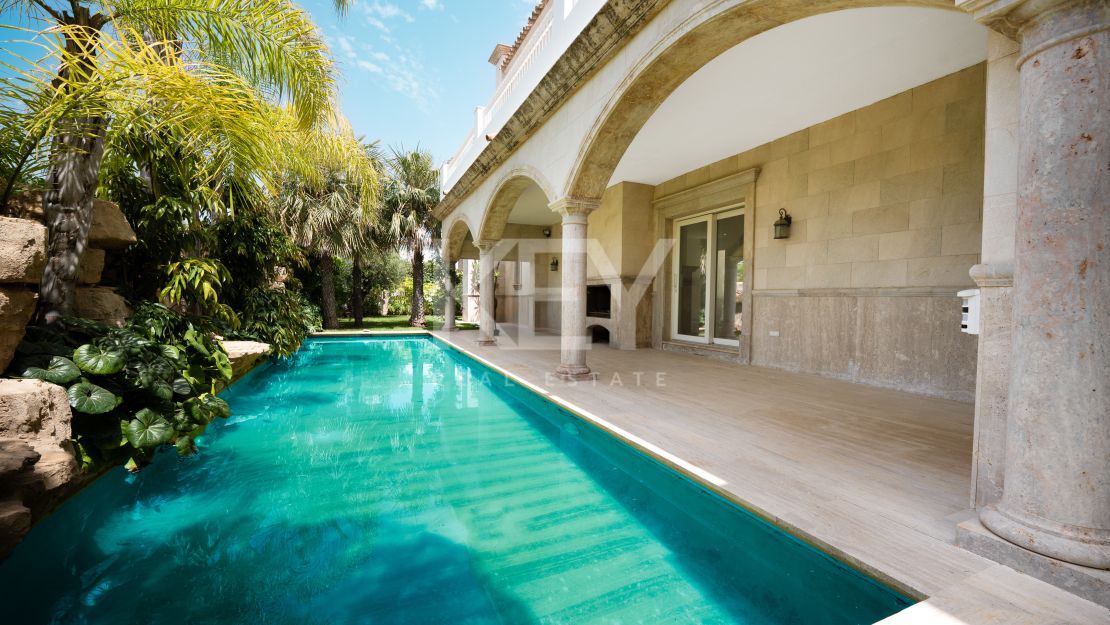 Classical Elegant Beachside Villa for Sale in Los Monteros, Marbella East