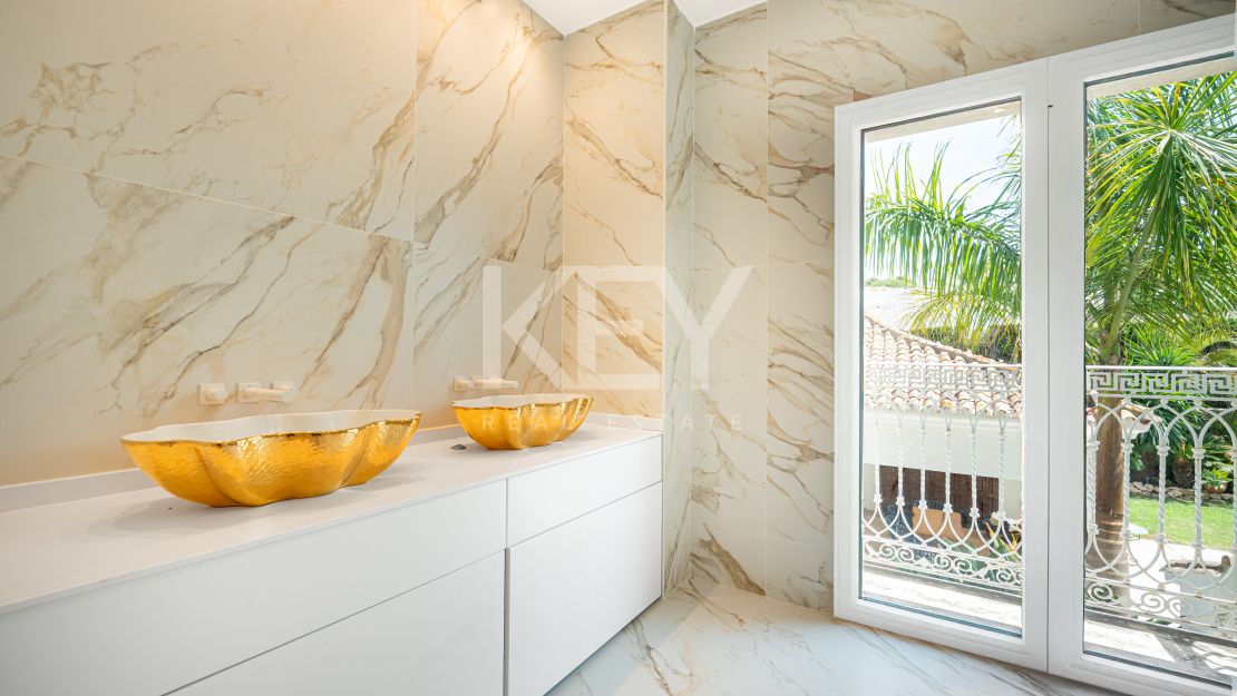 Classical Elegant Beachside Villa for Sale in Los Monteros, Marbella East