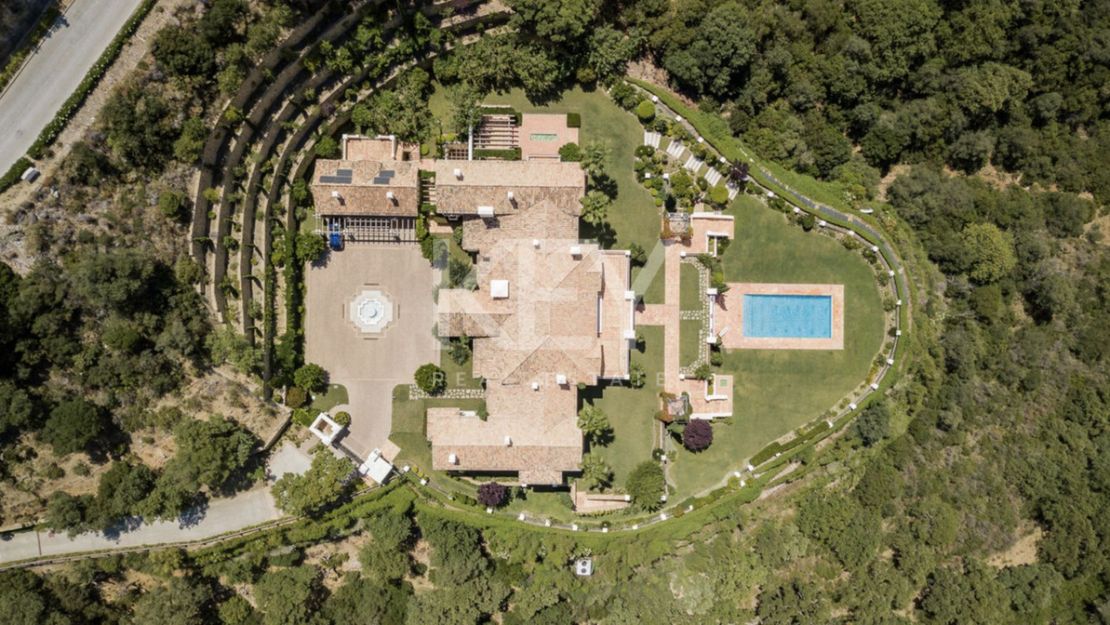 Luxury Mediterranean Classic Style Villa for Sale in La Zagaleta, Benahavís