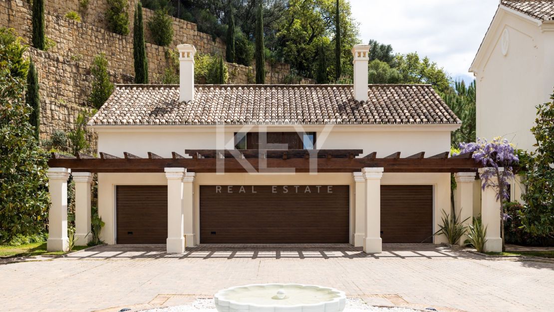Luxury Mediterranean Classic Style Villa for Sale in La Zagaleta, Benahavís