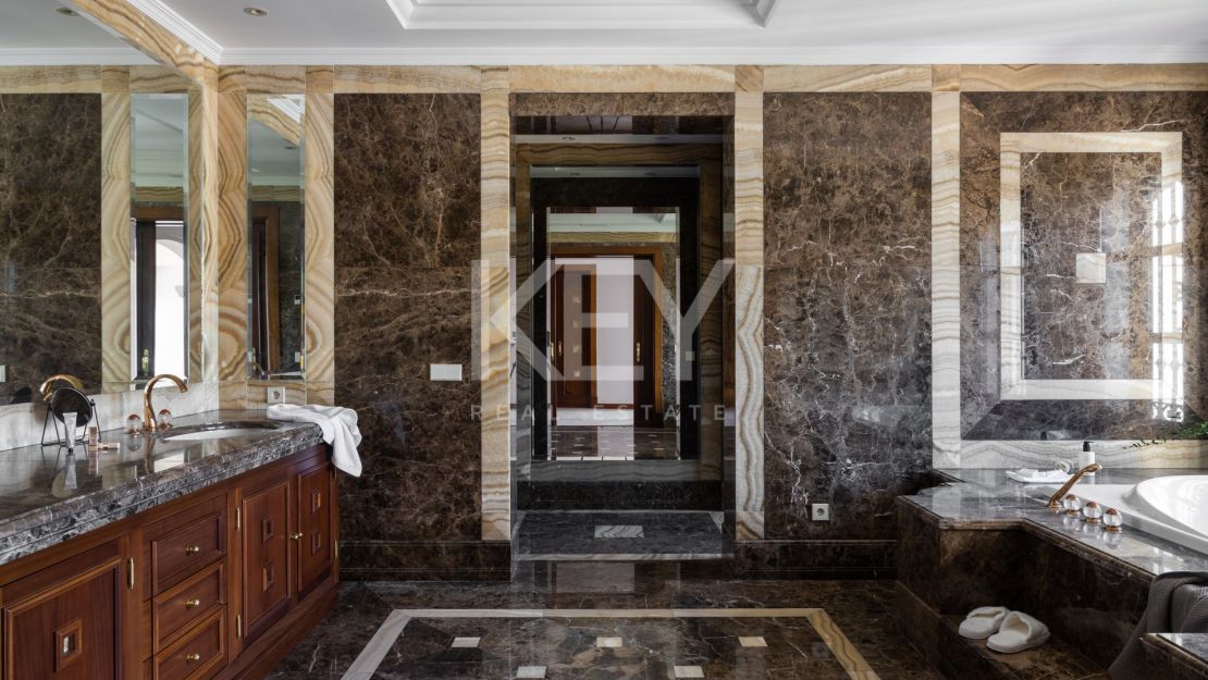 Luxury Mediterranean Classic Style Villa for Sale in La Zagaleta, Benahavís