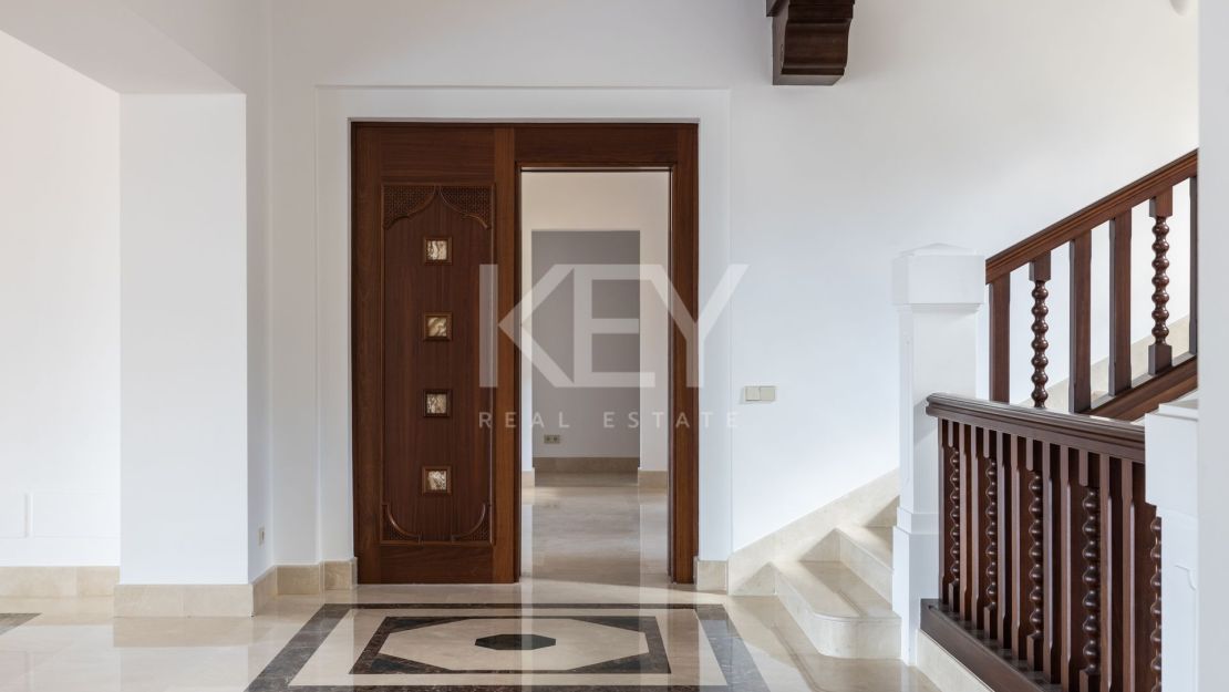 Luxury Mediterranean Classic Style Villa for Sale in La Zagaleta, Benahavís