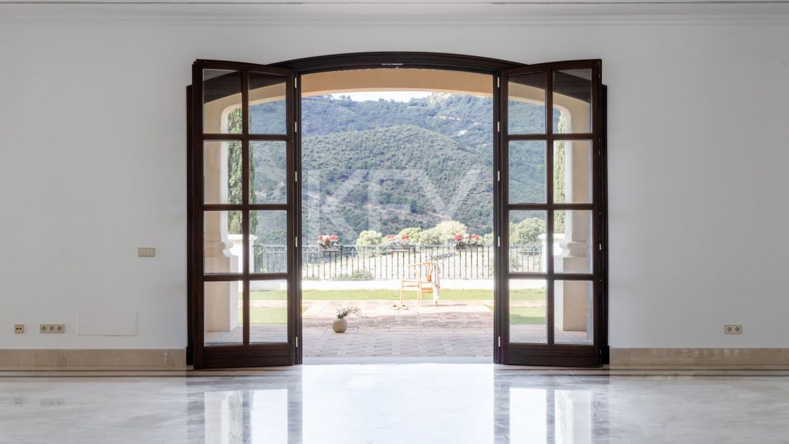 Luxury Mediterranean Classic Style Villa for Sale in La Zagaleta, Benahavís