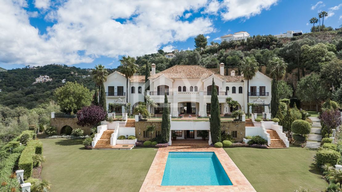 Luxury Mediterranean Classic Style Villa for Sale in La Zagaleta, Benahavís