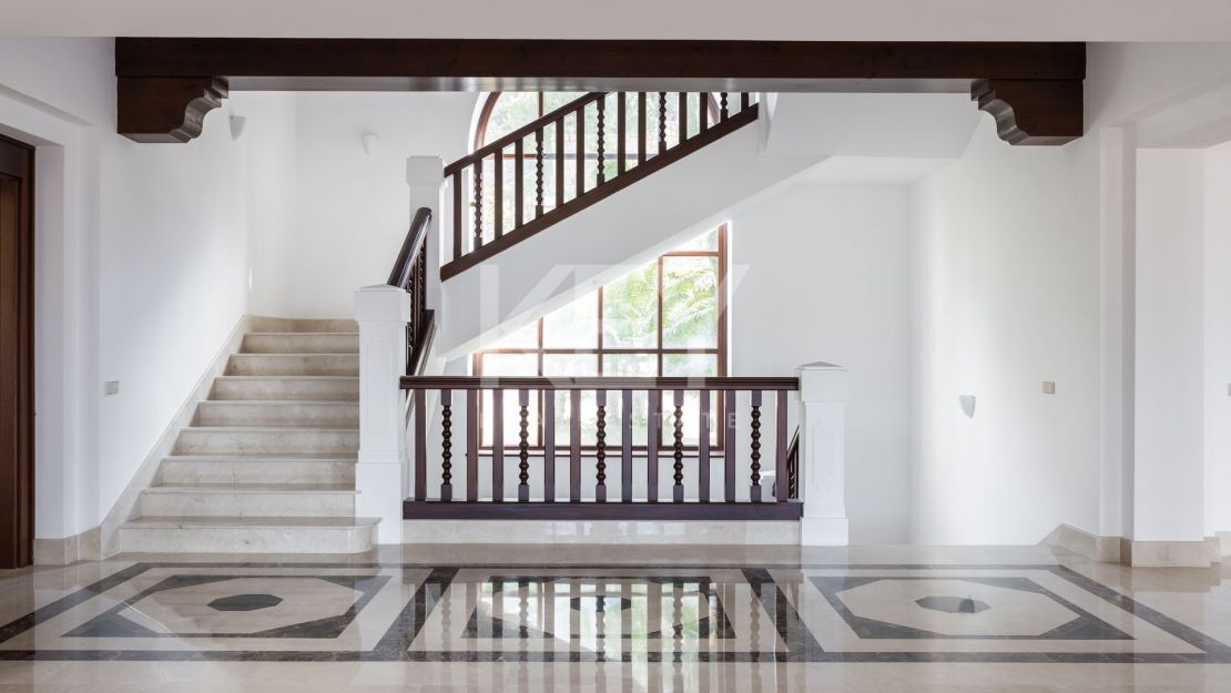 Luxury Mediterranean Classic Style Villa for Sale in La Zagaleta, Benahavís