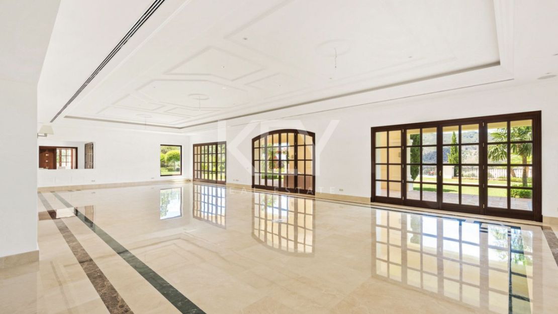Luxury Mediterranean Classic Style Villa for Sale in La Zagaleta, Benahavís