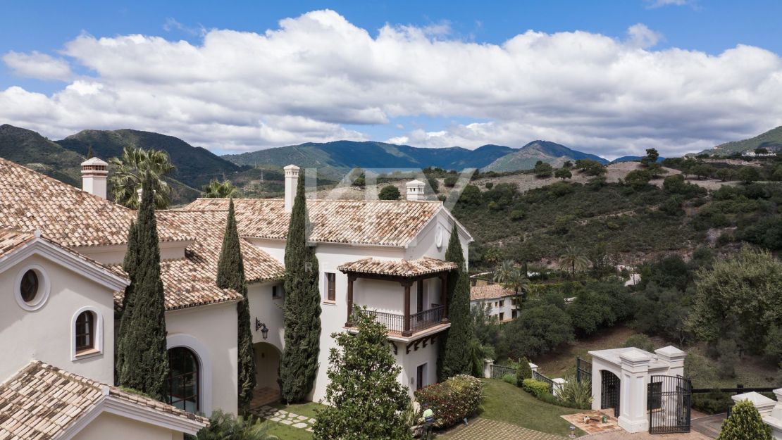 Luxury Mediterranean Classic Style Villa for Sale in La Zagaleta, Benahavís