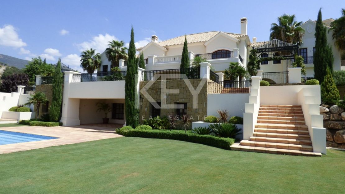 Luxury Mediterranean Classic Style Villa for Sale in La Zagaleta, Benahavís