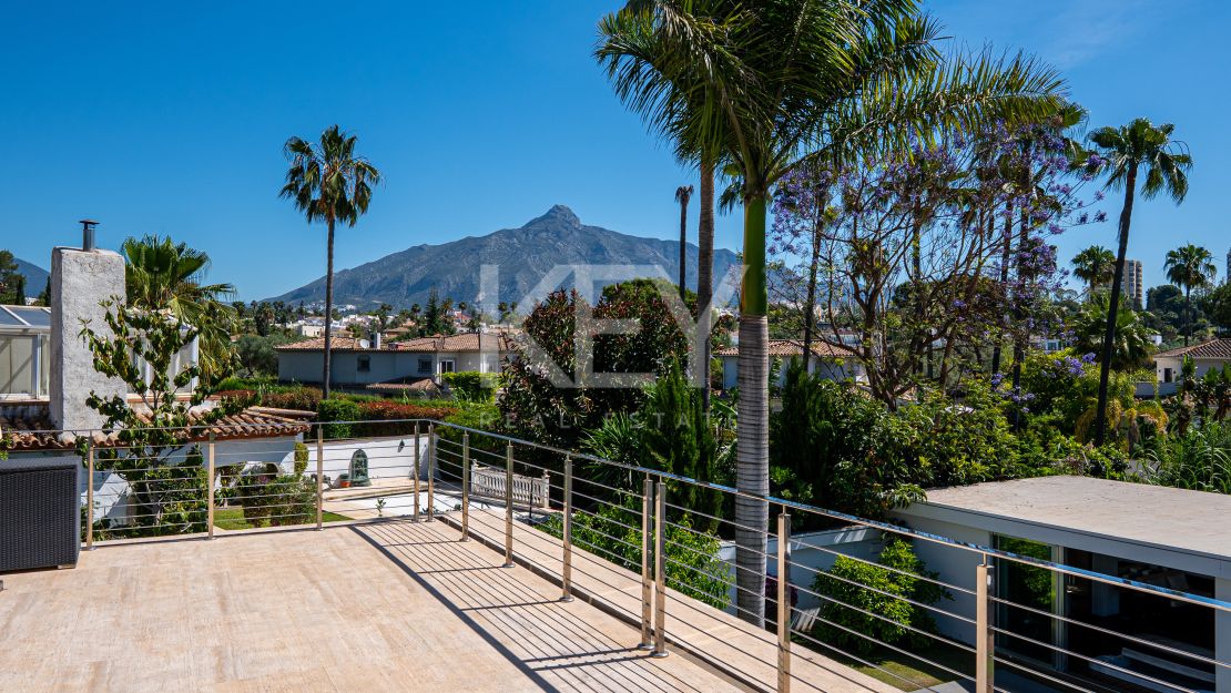 Luxury Family Villa for Sale in Nueva Andalucía, Marbella