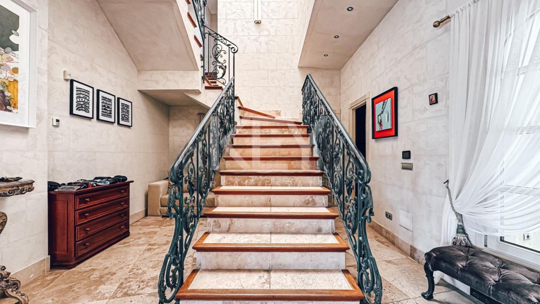 Elegant Sea View Villa for Sale in La Zagaleta, Benahavís