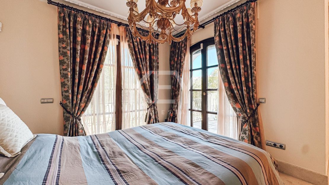 Elegant Sea View Villa for Sale in La Zagaleta, Benahavís