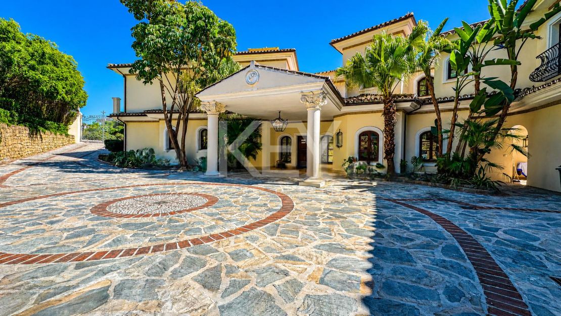 Elegant Sea View Villa for Sale in La Zagaleta, Benahavís