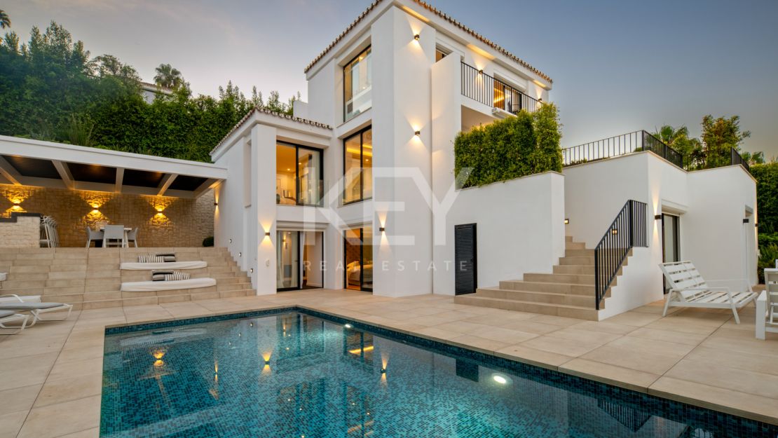 Contemporary Luxury Villa for Sale in Nueva Andalucía, Marbella