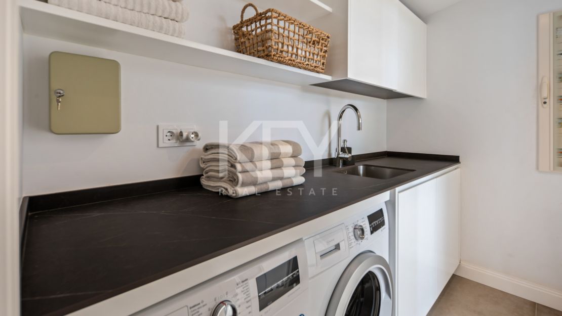 Contemporary Luxury Villa for Sale in Nueva Andalucía, Marbella