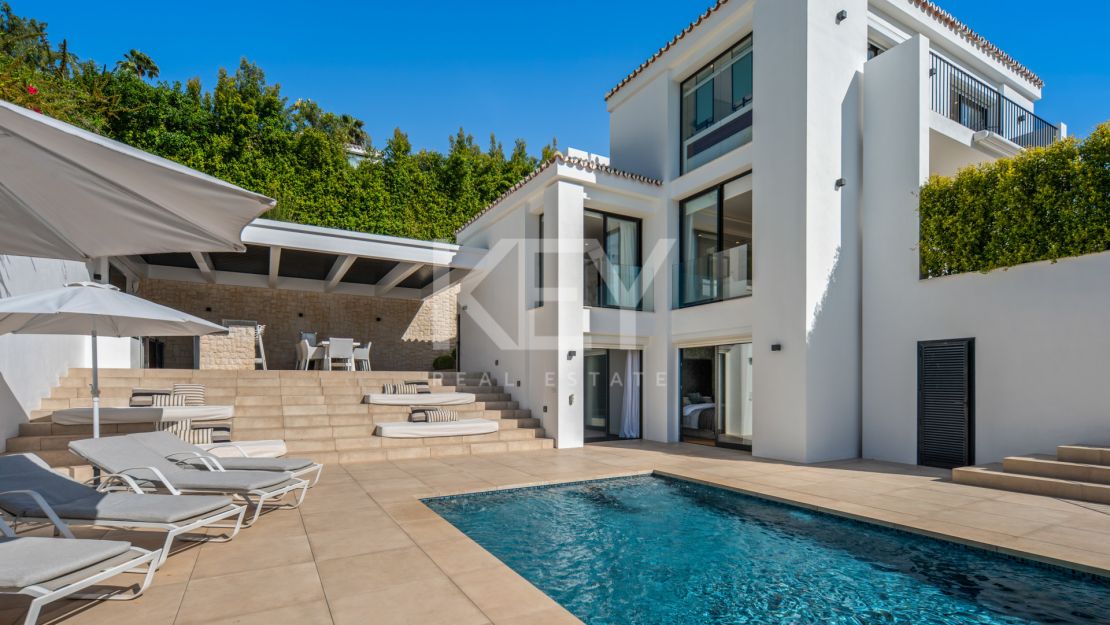 Contemporary Luxury Villa for Sale in Nueva Andalucía, Marbella