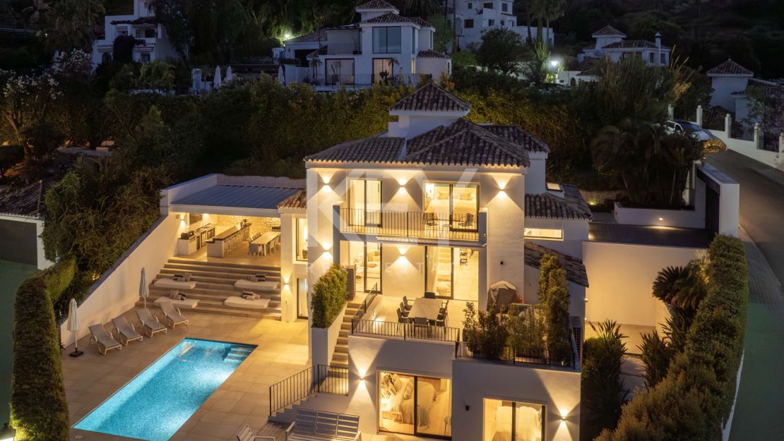 Contemporary Luxury Villa for Sale in Nueva Andalucía, Marbella