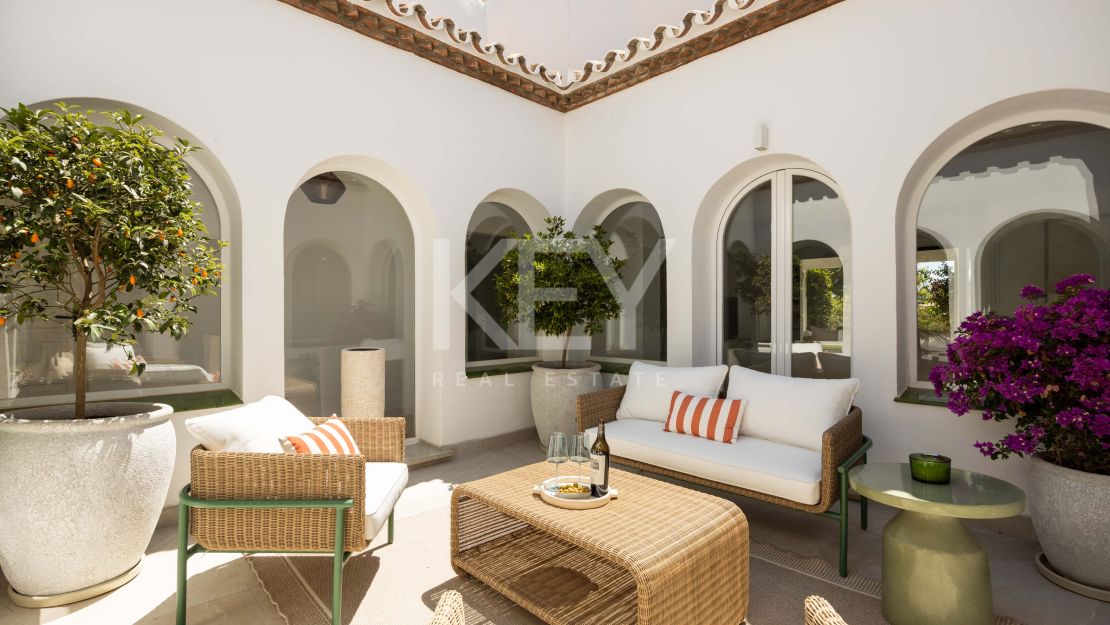 Frontline Golf Villa For Sale In El Paraíso, Benahavís With Heated Saltwater Pool And Tourist Rental Licence