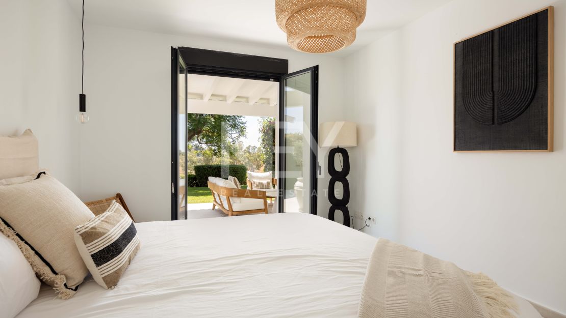 Frontline Golf Villa For Sale In El Paraíso, Benahavís With Heated Saltwater Pool And Tourist Rental Licence