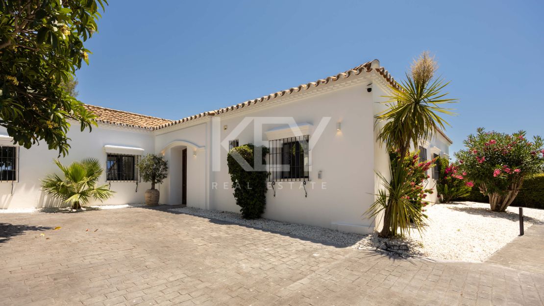 Frontline Golf Villa For Sale In El Paraíso, Benahavís With Heated Saltwater Pool And Tourist Rental Licence