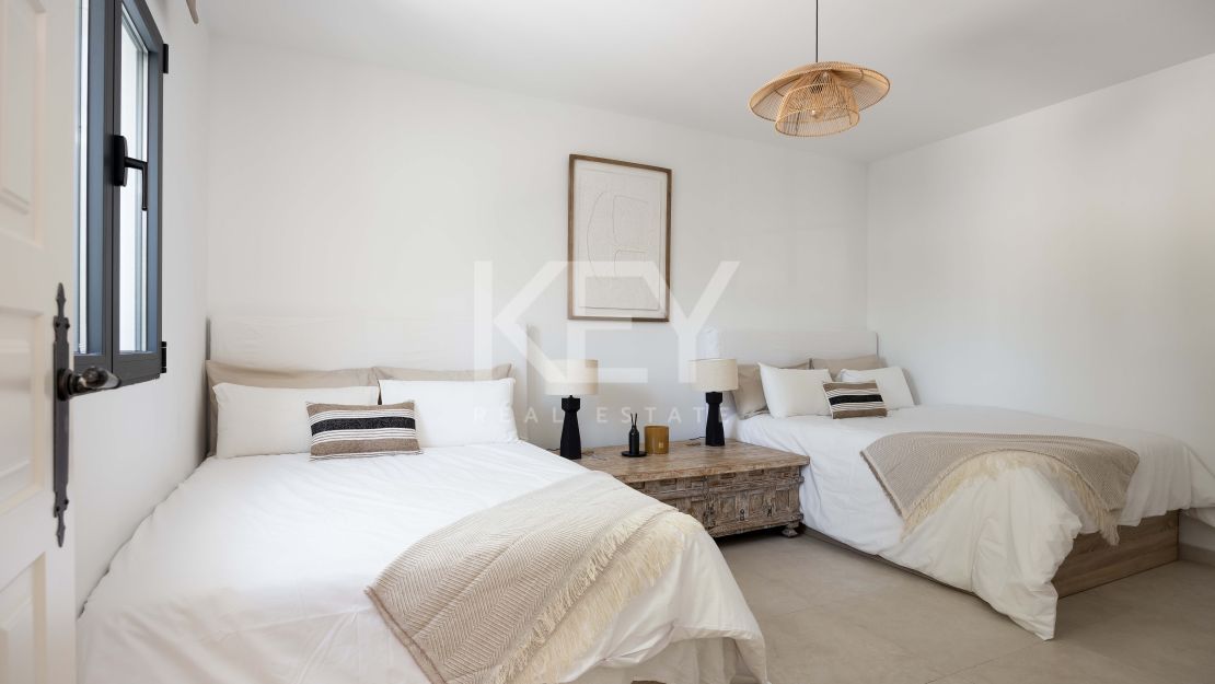 Frontline Golf Villa For Sale In El Paraíso, Benahavís With Heated Saltwater Pool And Tourist Rental Licence