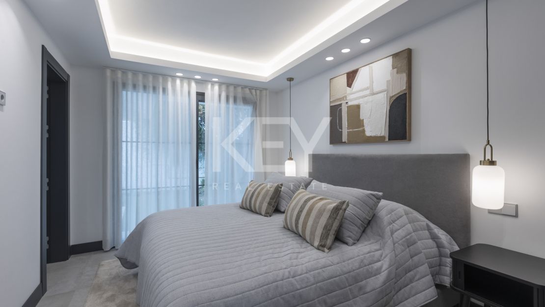 Elegant Single-Level Luxury Villa for Sale in El Real, East Marbella