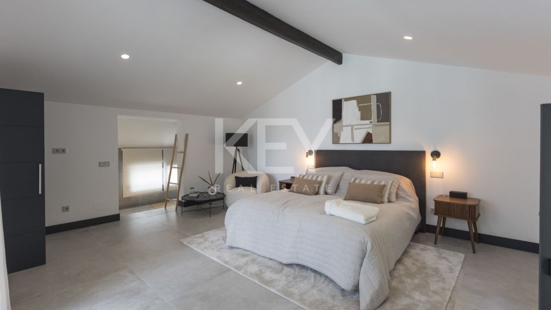 Elegant Single-Level Luxury Villa for Sale in El Real, East Marbella