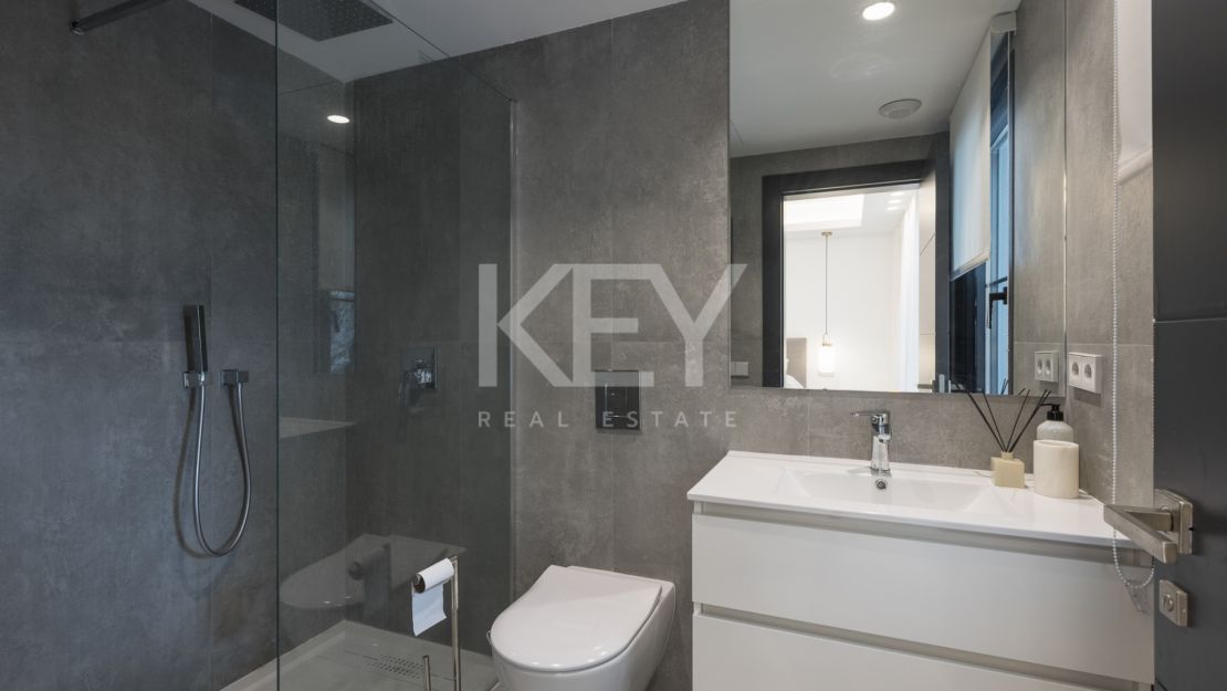 Elegant Single-Level Luxury Villa for Sale in El Real, East Marbella