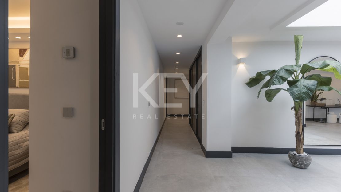 Elegant Single-Level Luxury Villa for Sale in El Real, East Marbella