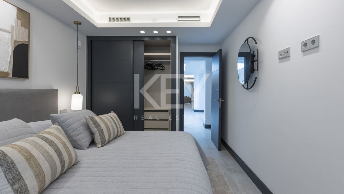 Elegant Single-Level Luxury Villa for Sale in El Real, East Marbella