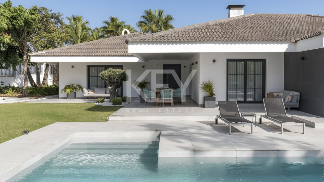 Elegant Single-Level Luxury Villa for Sale in El Real, East Marbella