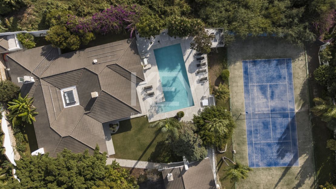 Elegant Single-Level Luxury Villa for Sale in El Real, East Marbella