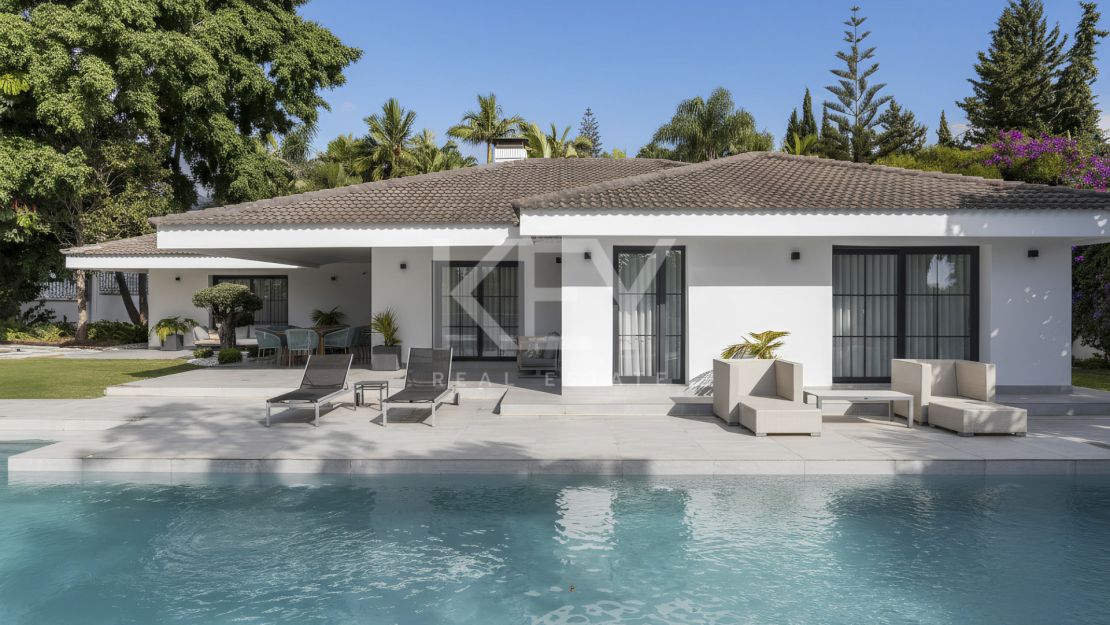 Elegant Single-Level Luxury Villa for Sale in El Real, East Marbella