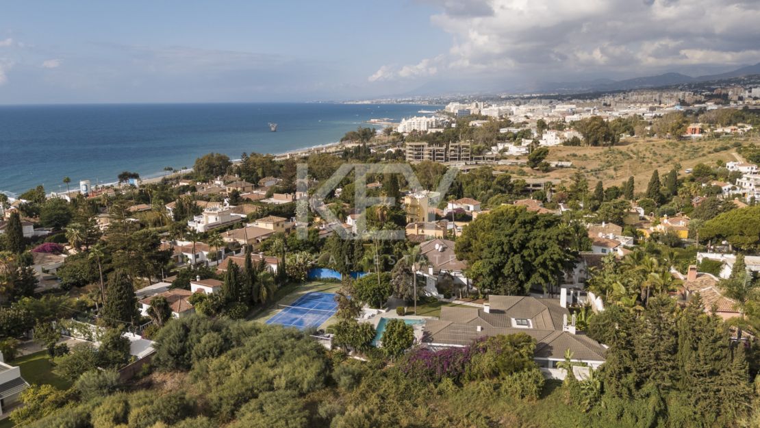 Elegant Single-Level Luxury Villa for Sale in El Real, East Marbella