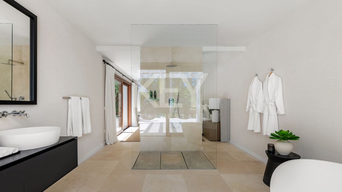 Luxury Villa for Sale in Las Brisas, Nueva Andalucía, Marbella