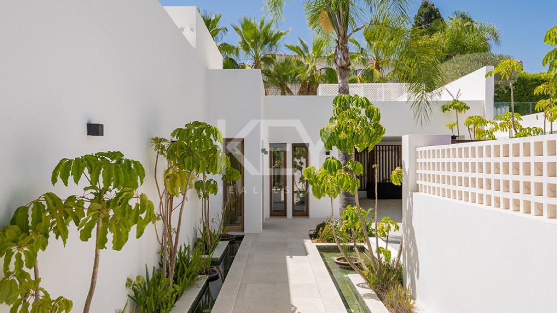 Luxury Villa for Sale in Las Brisas, Nueva Andalucía, Marbella