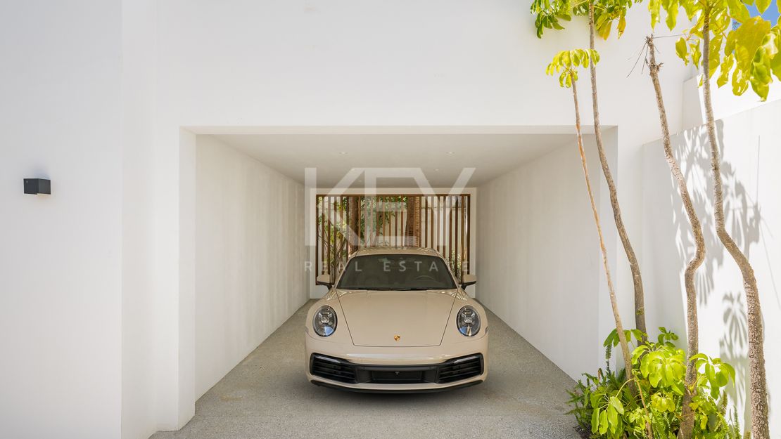 Luxury Villa for Sale in Las Brisas, Nueva Andalucía, Marbella