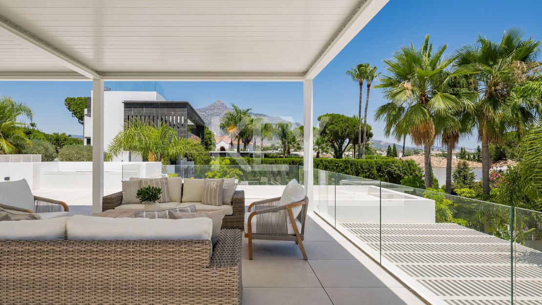 Luxury Villa for Sale in Las Brisas, Nueva Andalucía, Marbella