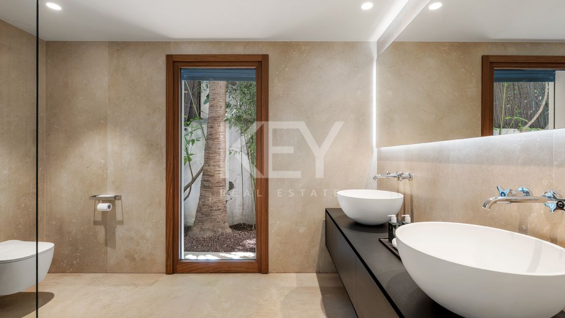 Luxury Villa for Sale in Las Brisas, Nueva Andalucía, Marbella