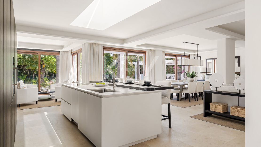 Luxury Villa for Sale in Las Brisas, Nueva Andalucía, Marbella