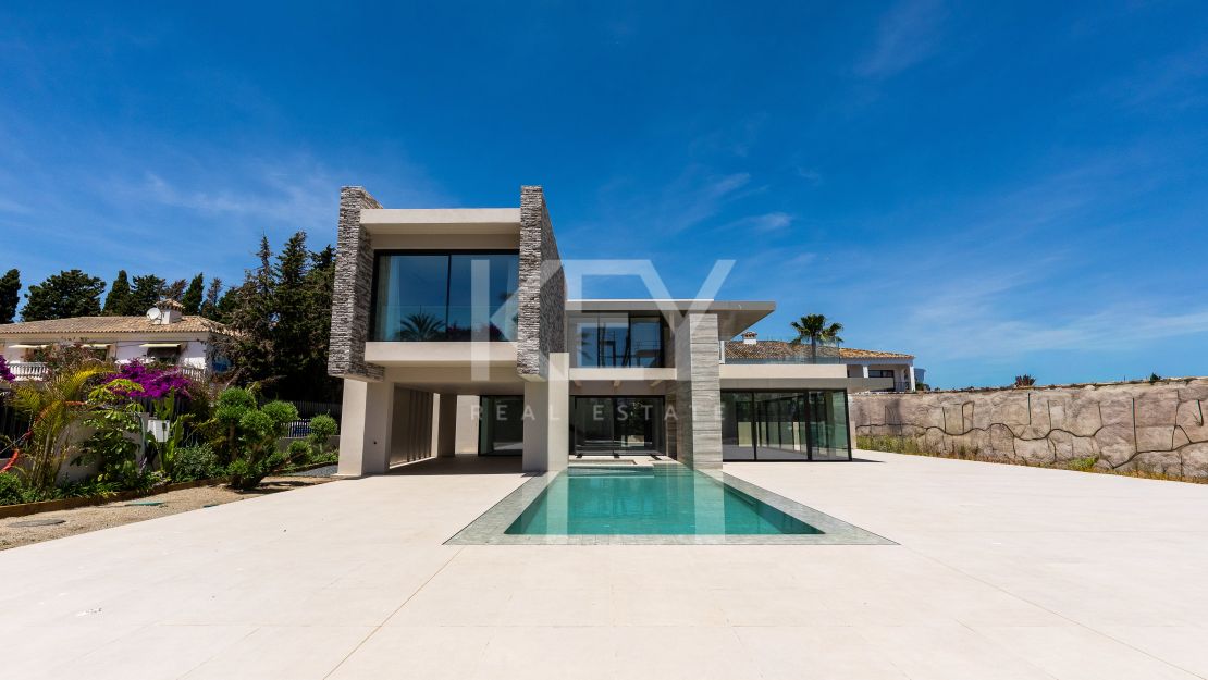 New Build Beachside Luxury Villa in Cortijo Blanco, Marbella