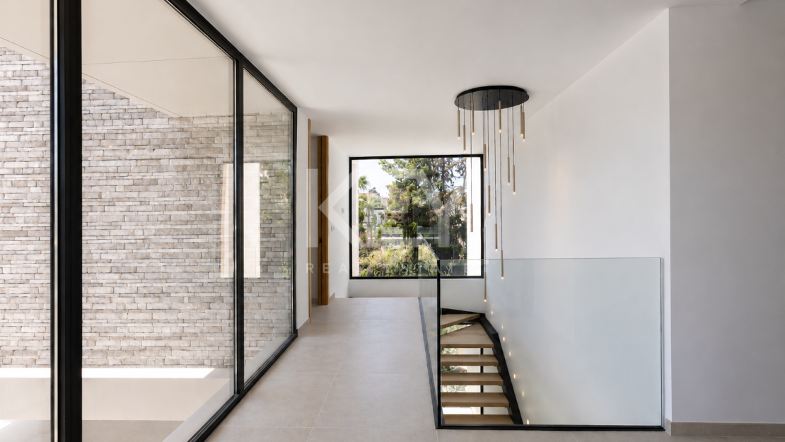 New Build Beachside Luxury Villa in Cortijo Blanco, Marbella