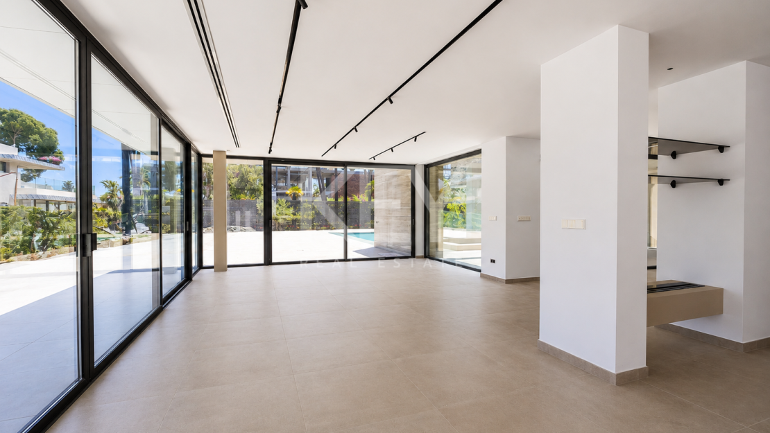 New Build Beachside Luxury Villa in Cortijo Blanco, Marbella