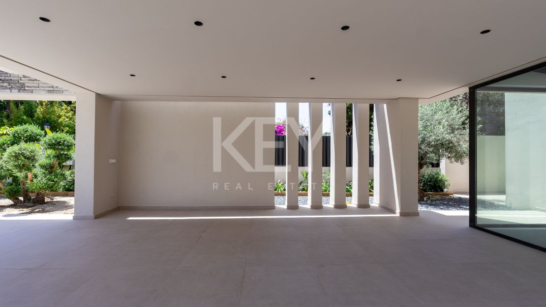 New Build Beachside Luxury Villa in Cortijo Blanco, Marbella